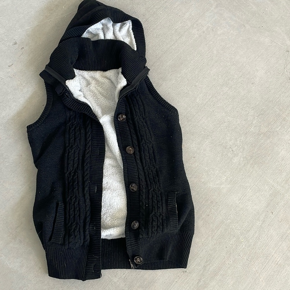 Knitted hooded sweater vest